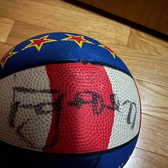 Vintage Harlem Globetrotters souvenir basketball & eight autographs from players - Picture 6 of 10